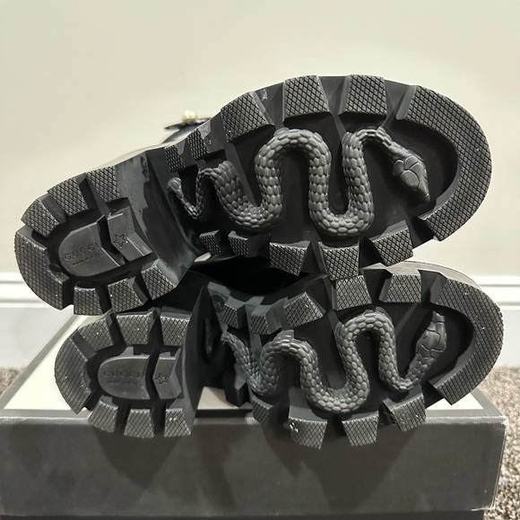 Gucci Magnum Calfskin Pearl Lace Up Combat Ankle Black Boots - Picture 7 of 11